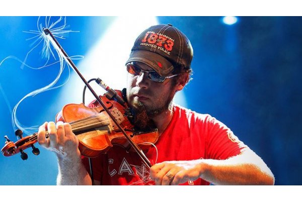 Ashley MacIsaac Live